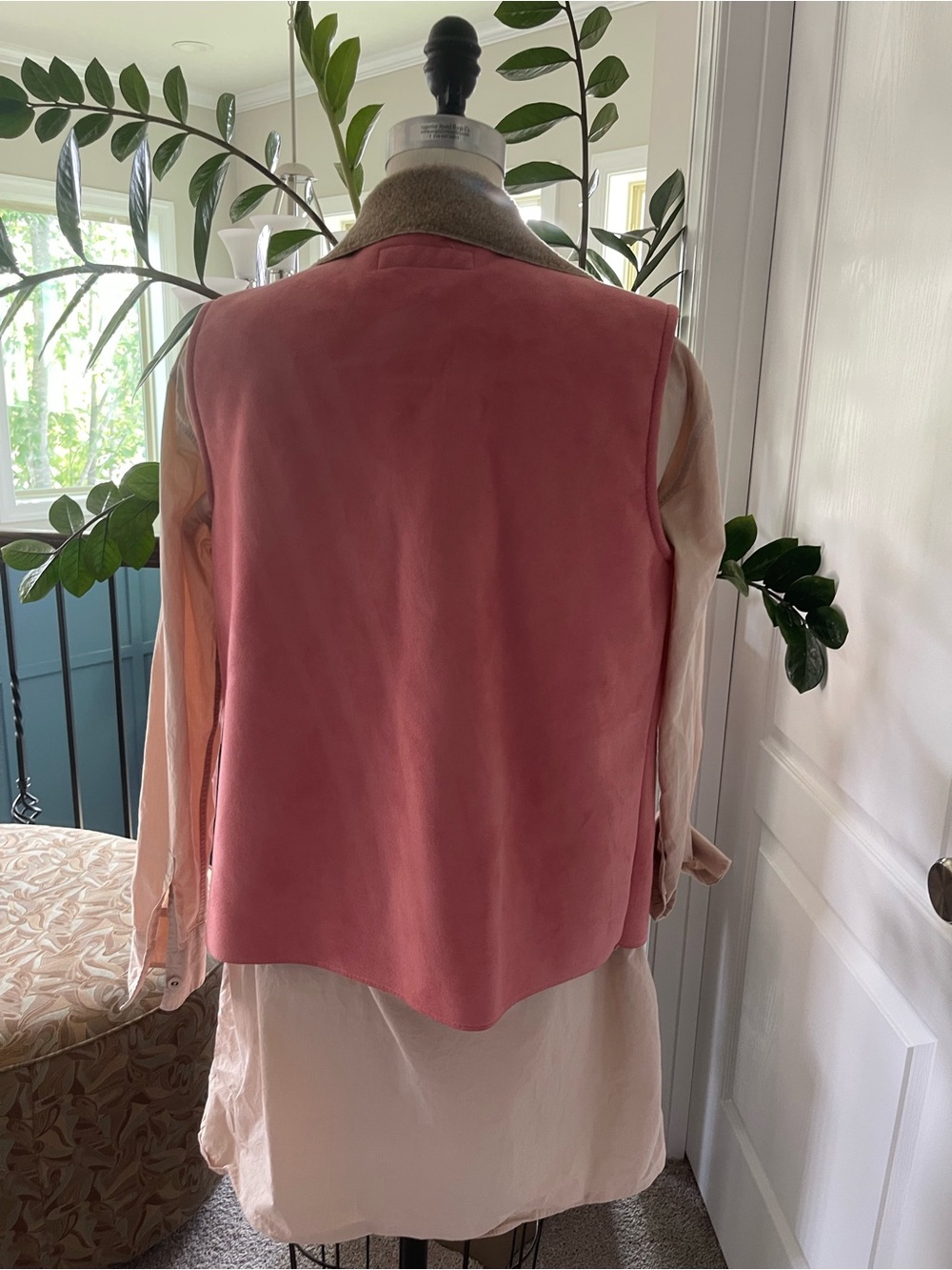Vest - Picture 2 of 8